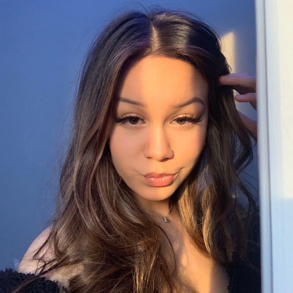 Meet Your Posher, Bianka - Picture 3 of 3